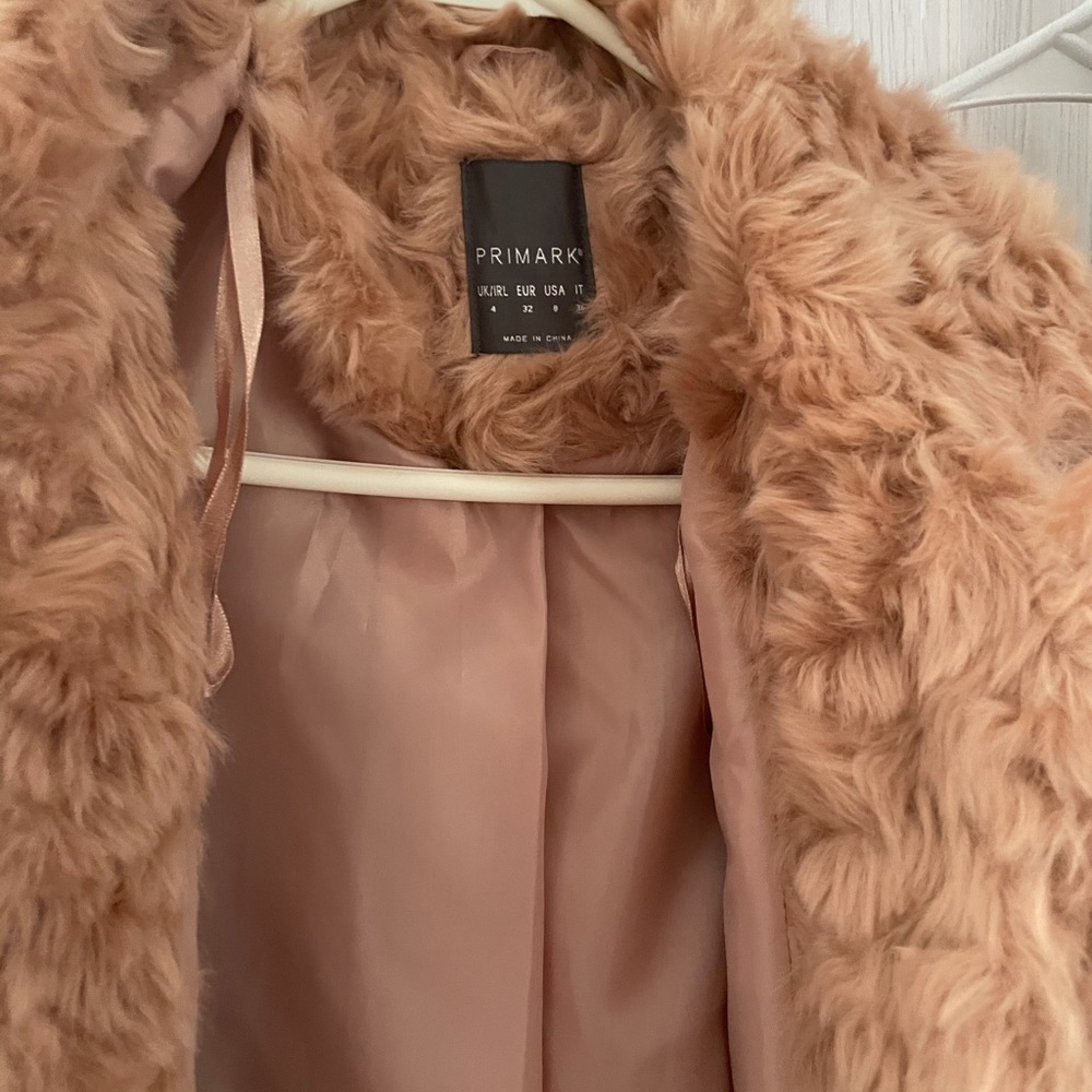 Pink coat - Picture 2 of 3